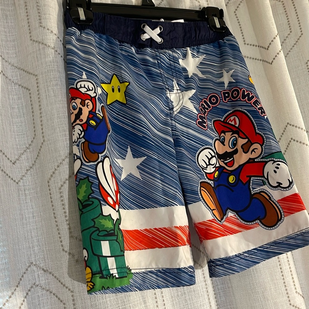 Boy’s M 7/8 Super Mario Brothers Swim Shorts Mesh Liner Incl Coloful Red/White